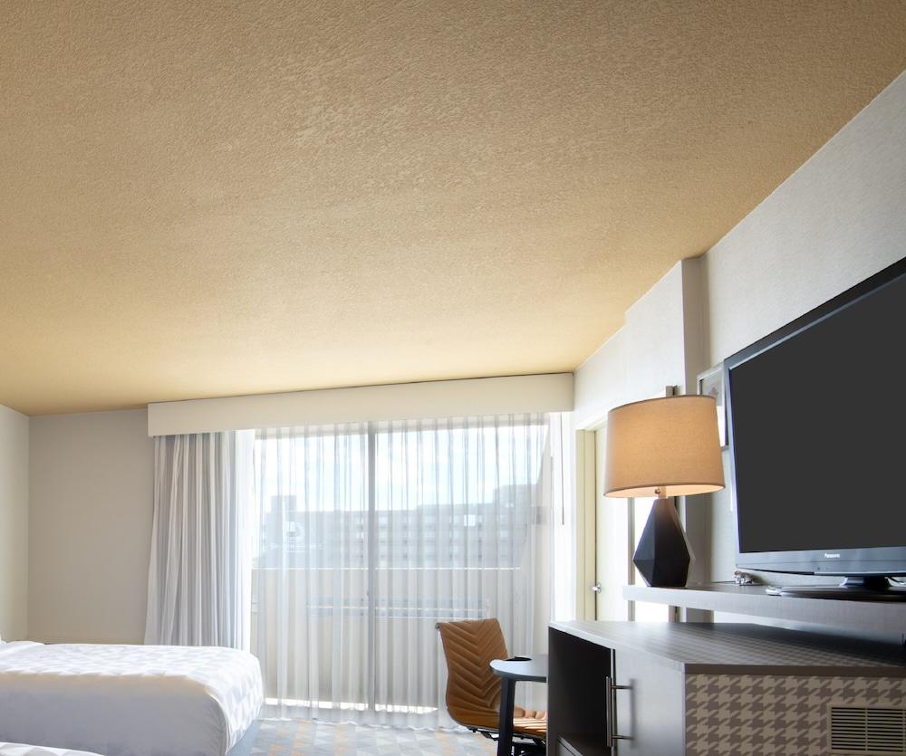 Holiday Inn Denver East By Ihg Buitenkant foto