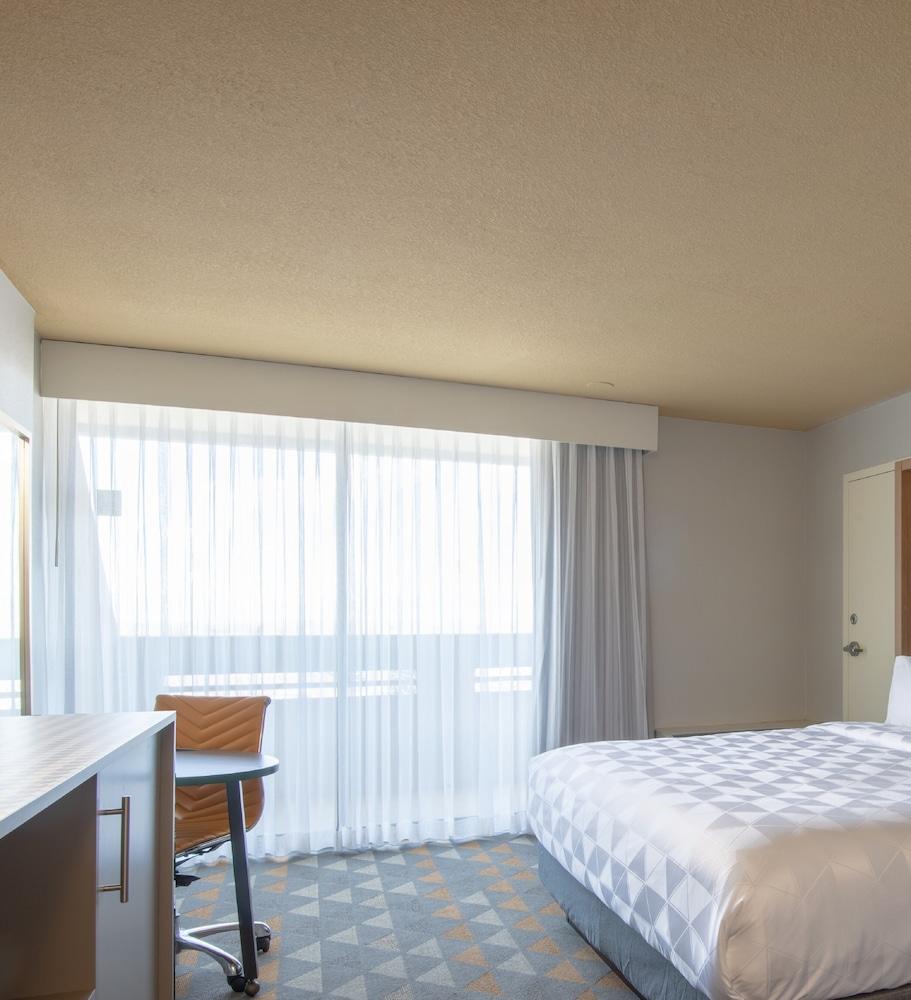 Holiday Inn Denver East By Ihg Buitenkant foto