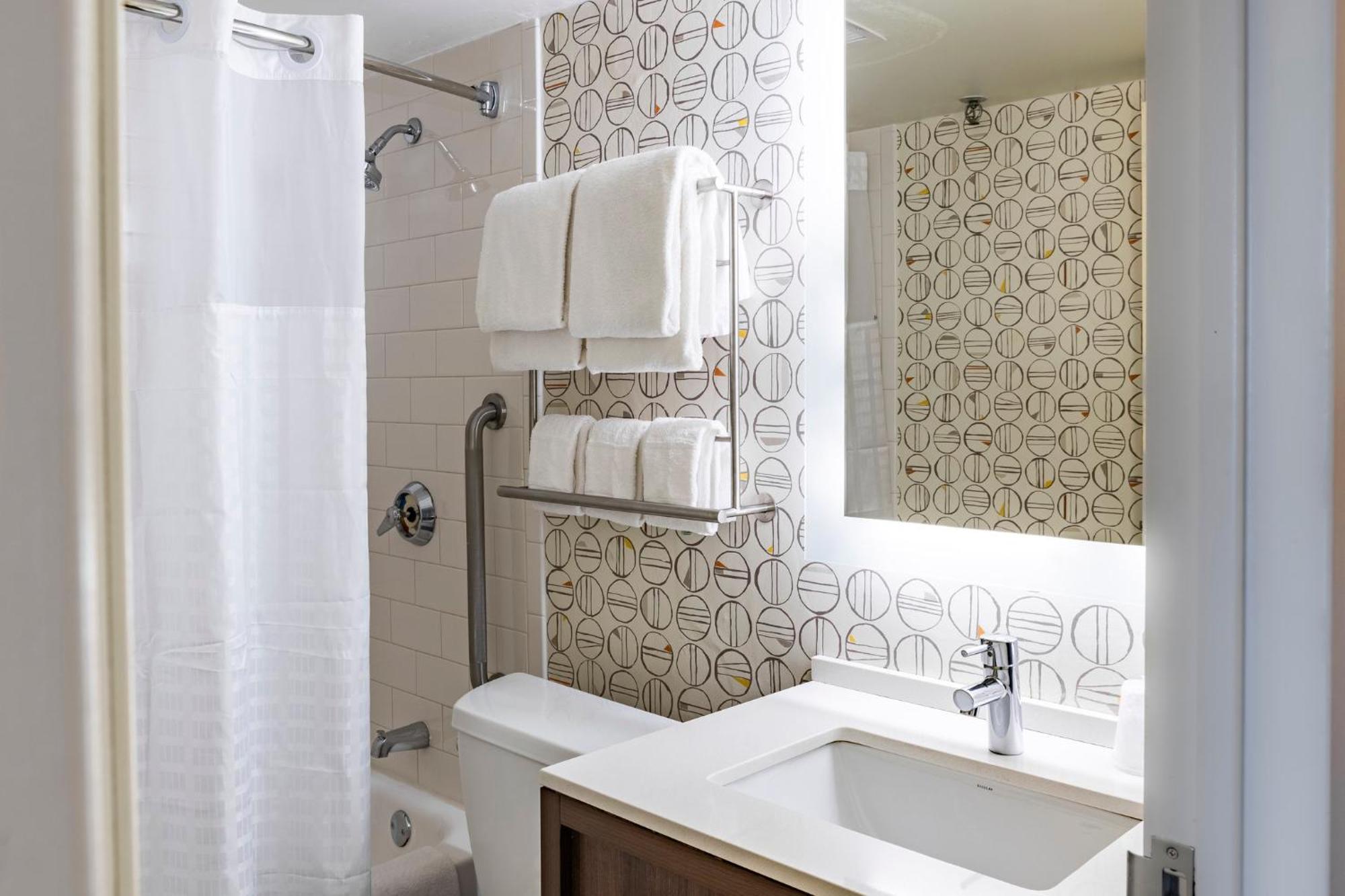 Holiday Inn Denver East By Ihg Buitenkant foto