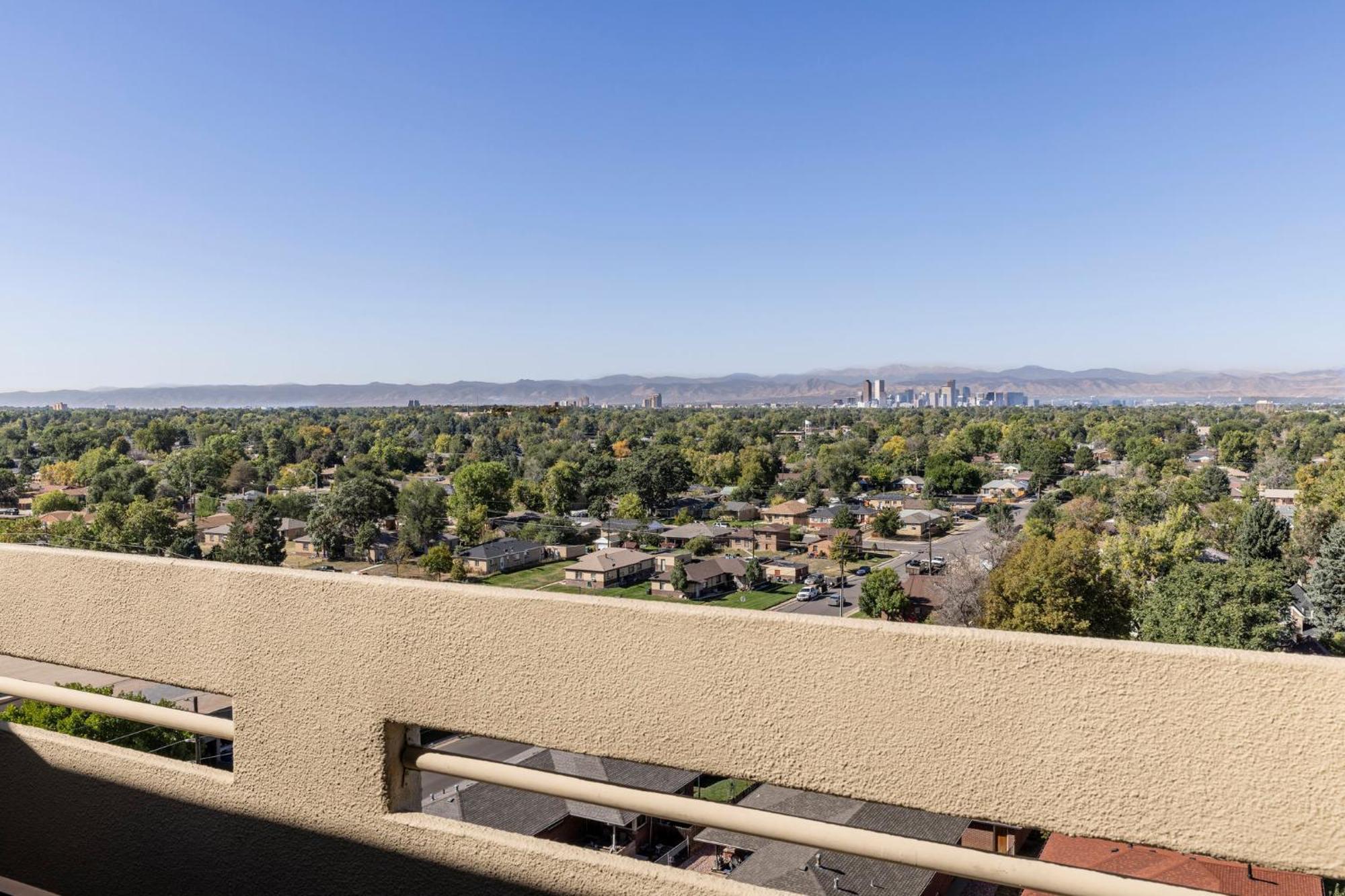 Holiday Inn Denver East By Ihg Buitenkant foto